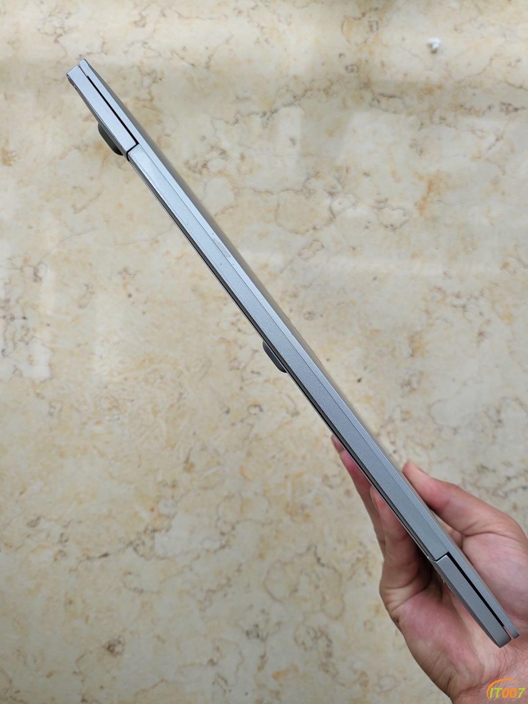 000121j9avamyxi5553cc6.JPG