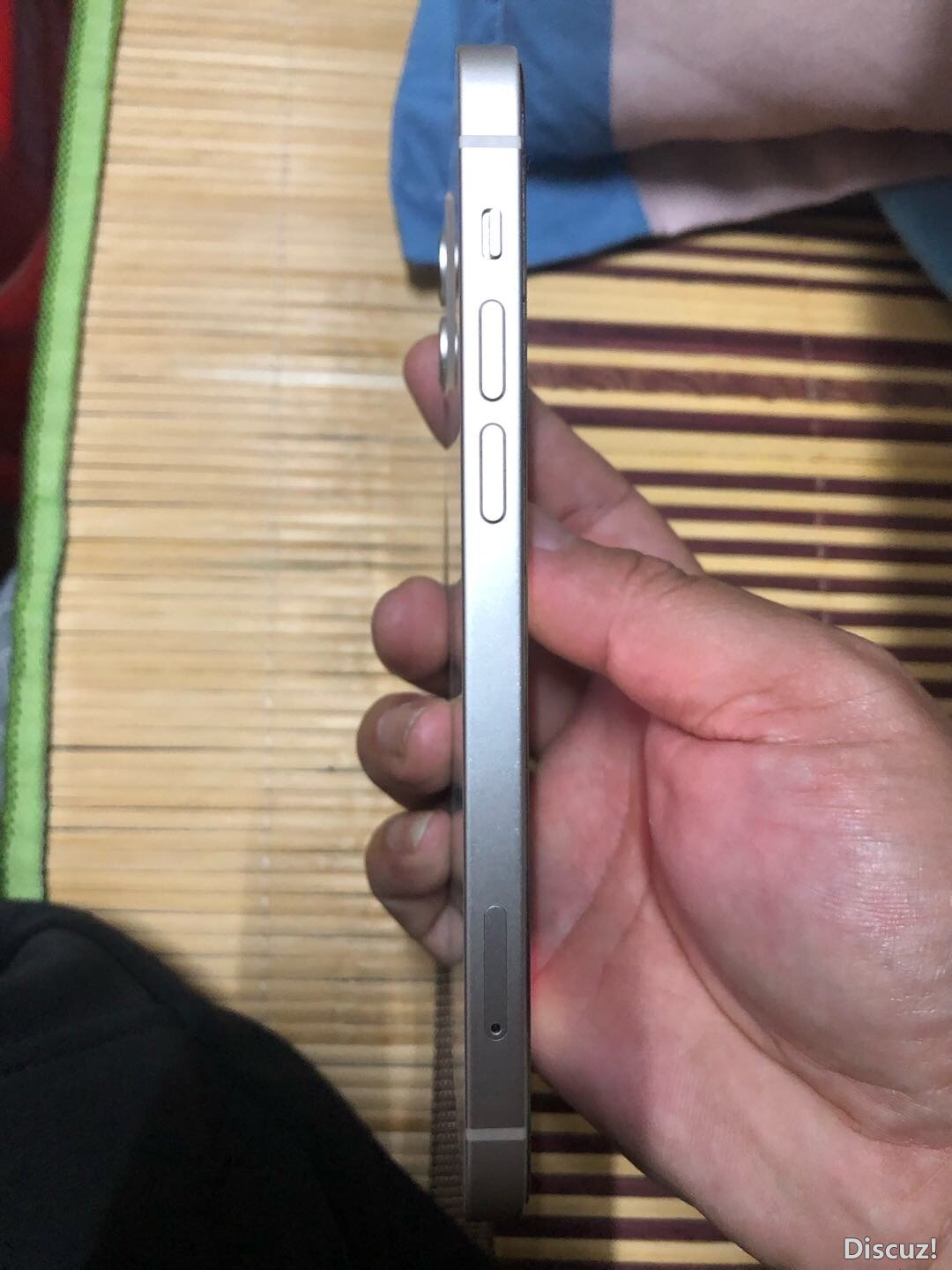 152316kzzg44v90kzkkk5v.jpg