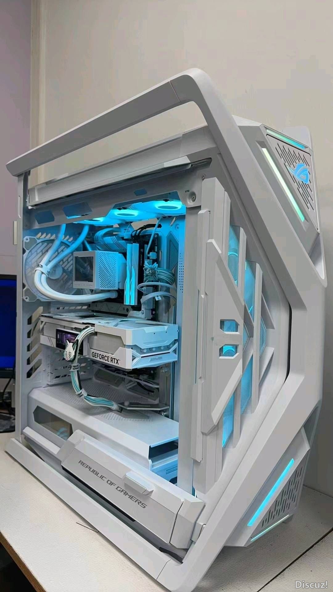 103424hs8v2zbe0its8z2z.jpg