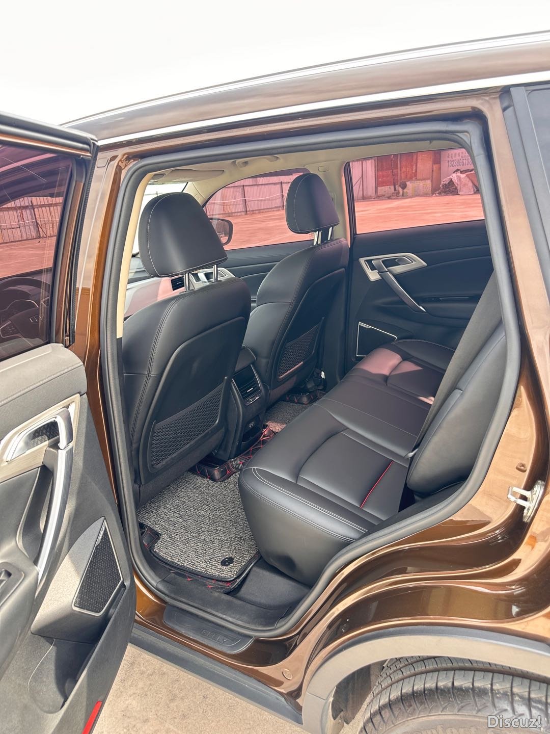 161041zcw8dn828yx8862v.JPG