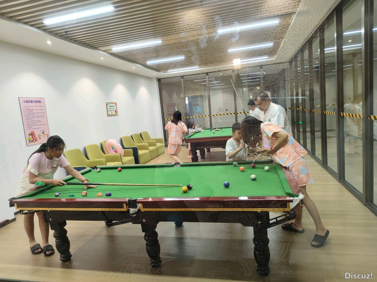 100505uv06s42s90wj4963.jpg