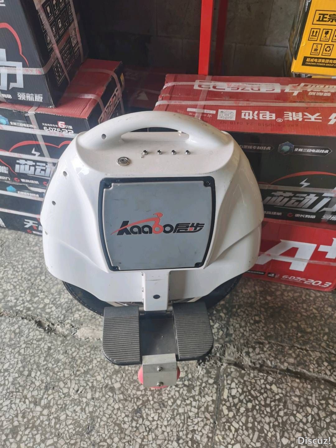120400ka1pj7e11kla77e6.jpg