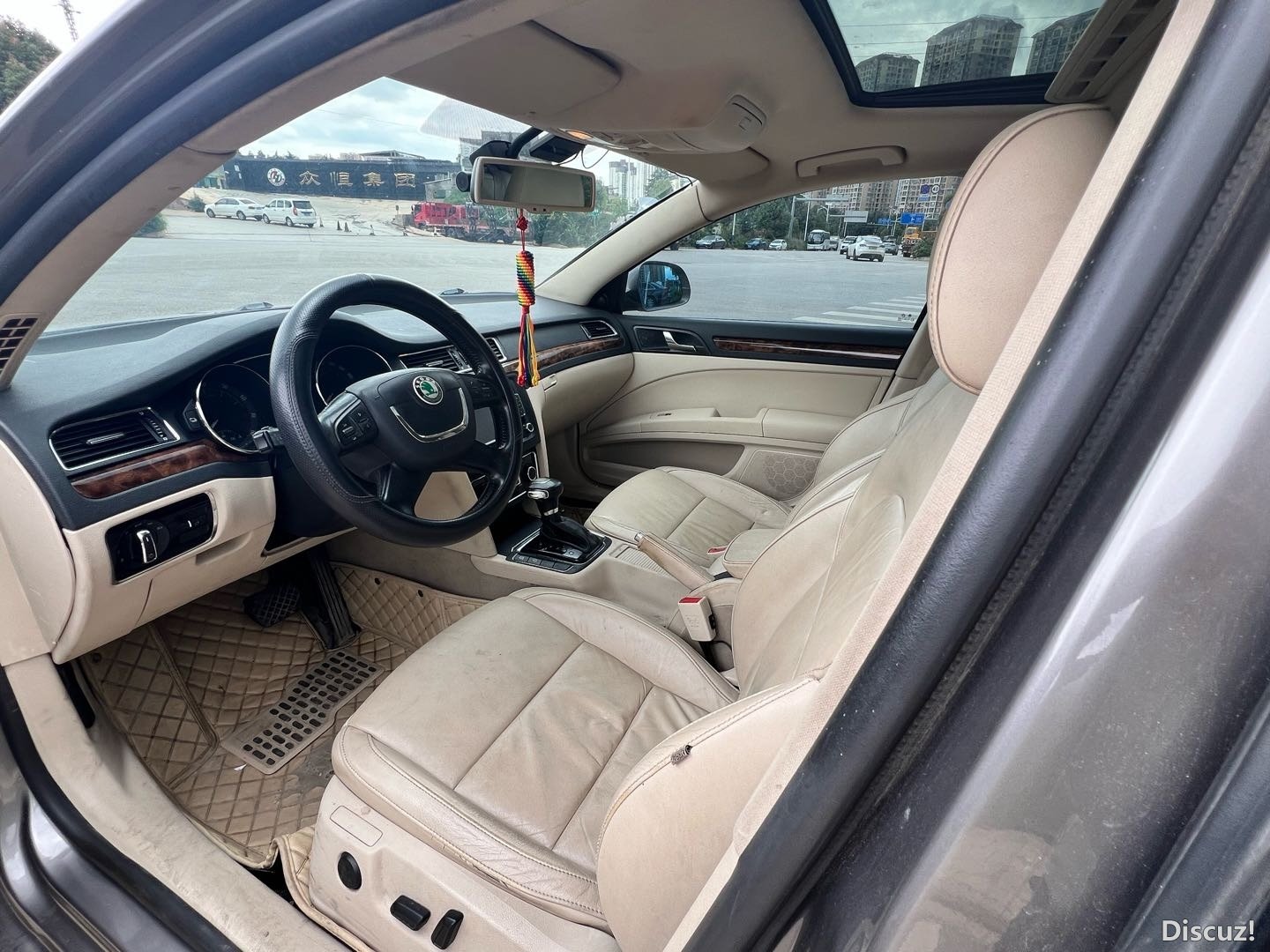 150142k6pug081p7u471uq.jpg