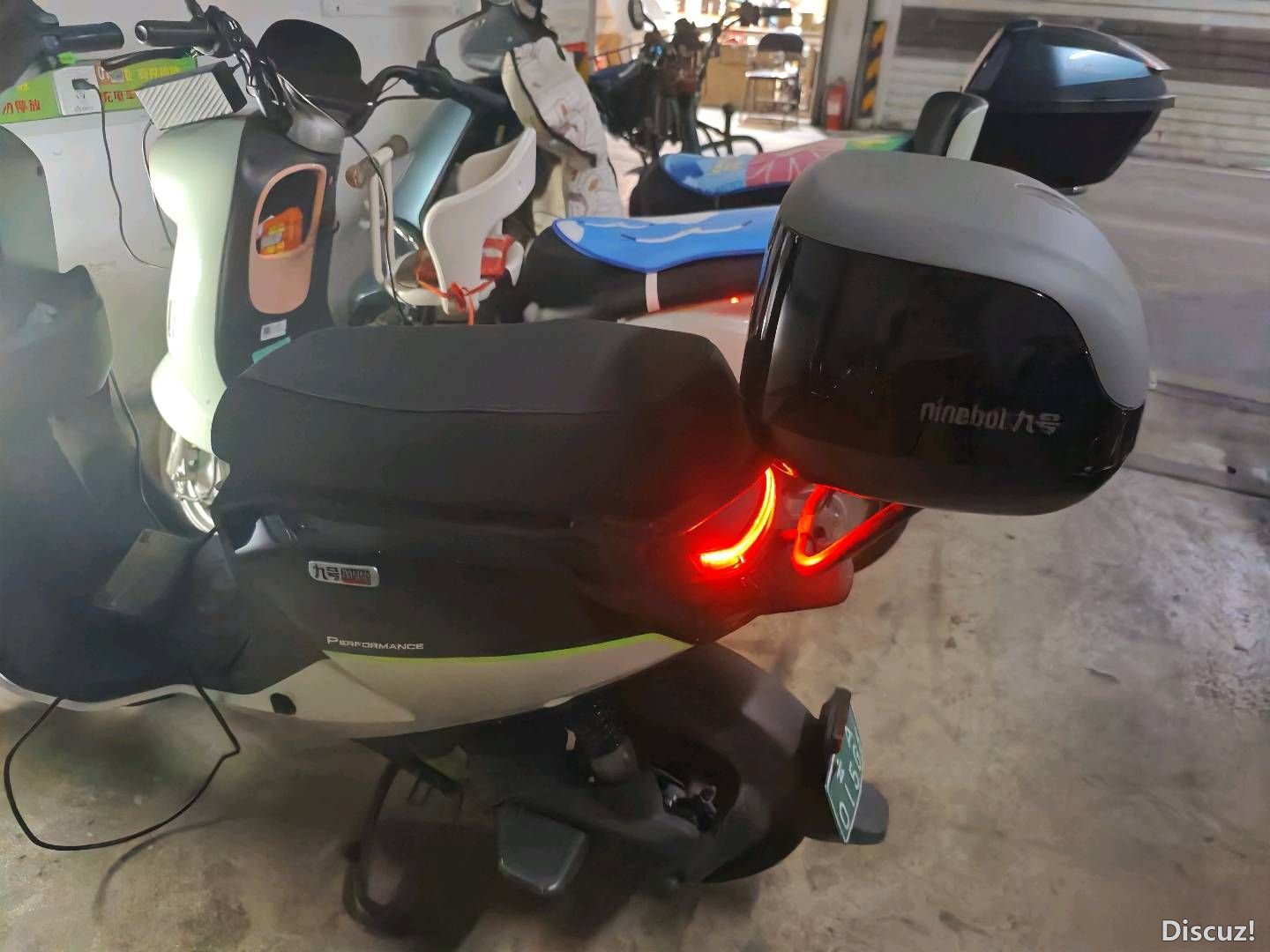101557zhi5r98wh25rceqr.jpg