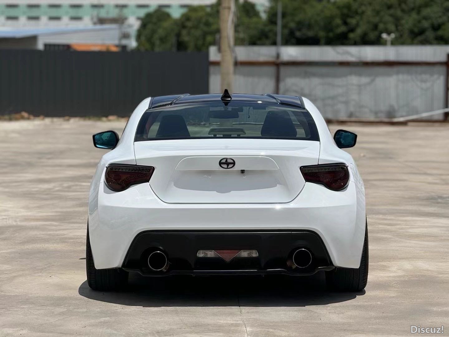 152549zjz81rjo1vi73nq1.JPG