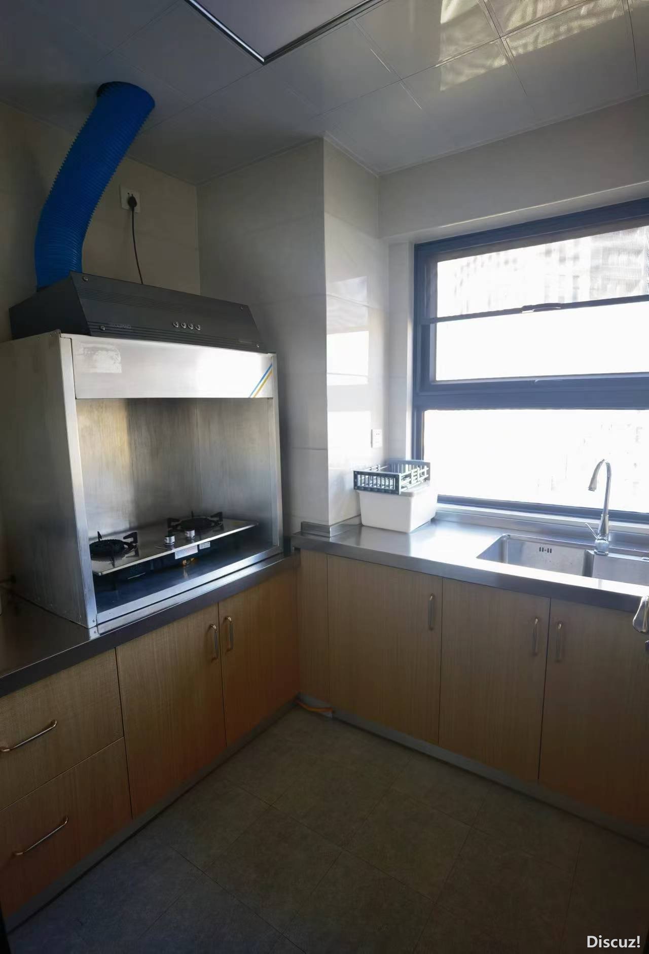 174918bll6kl1kuen82609.JPG
