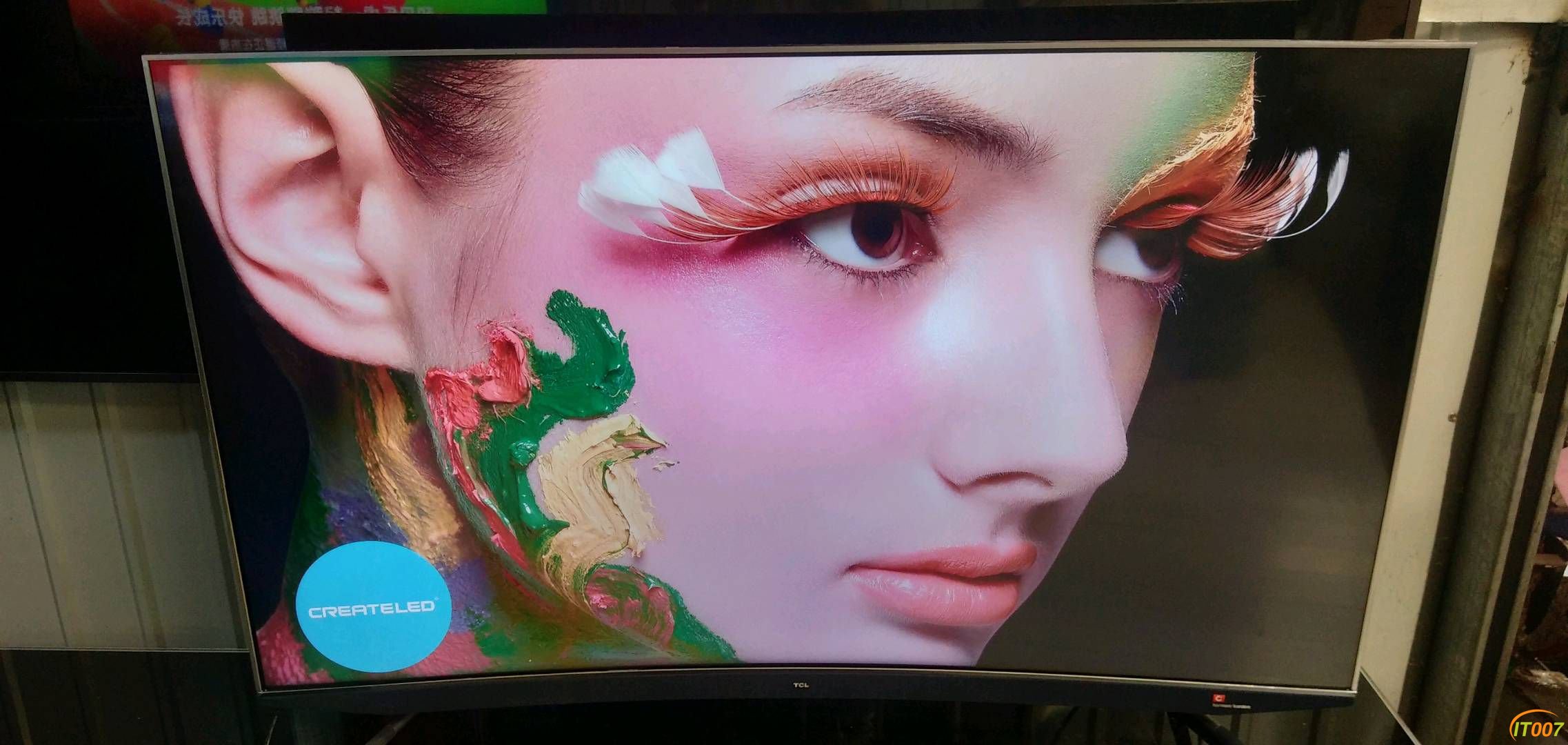 155653ded33zmpox2s3tv2.jpg