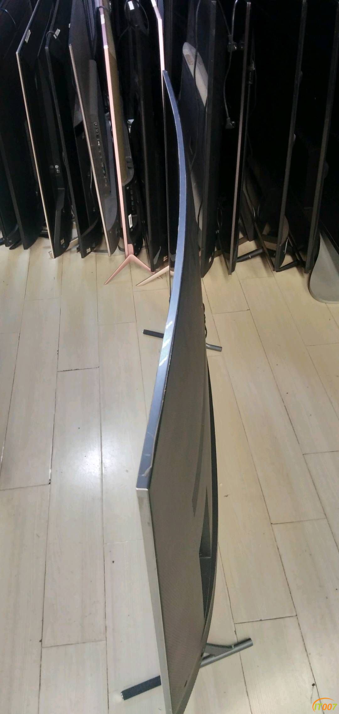 155653tzf57qsdv7ov7yjq.jpg