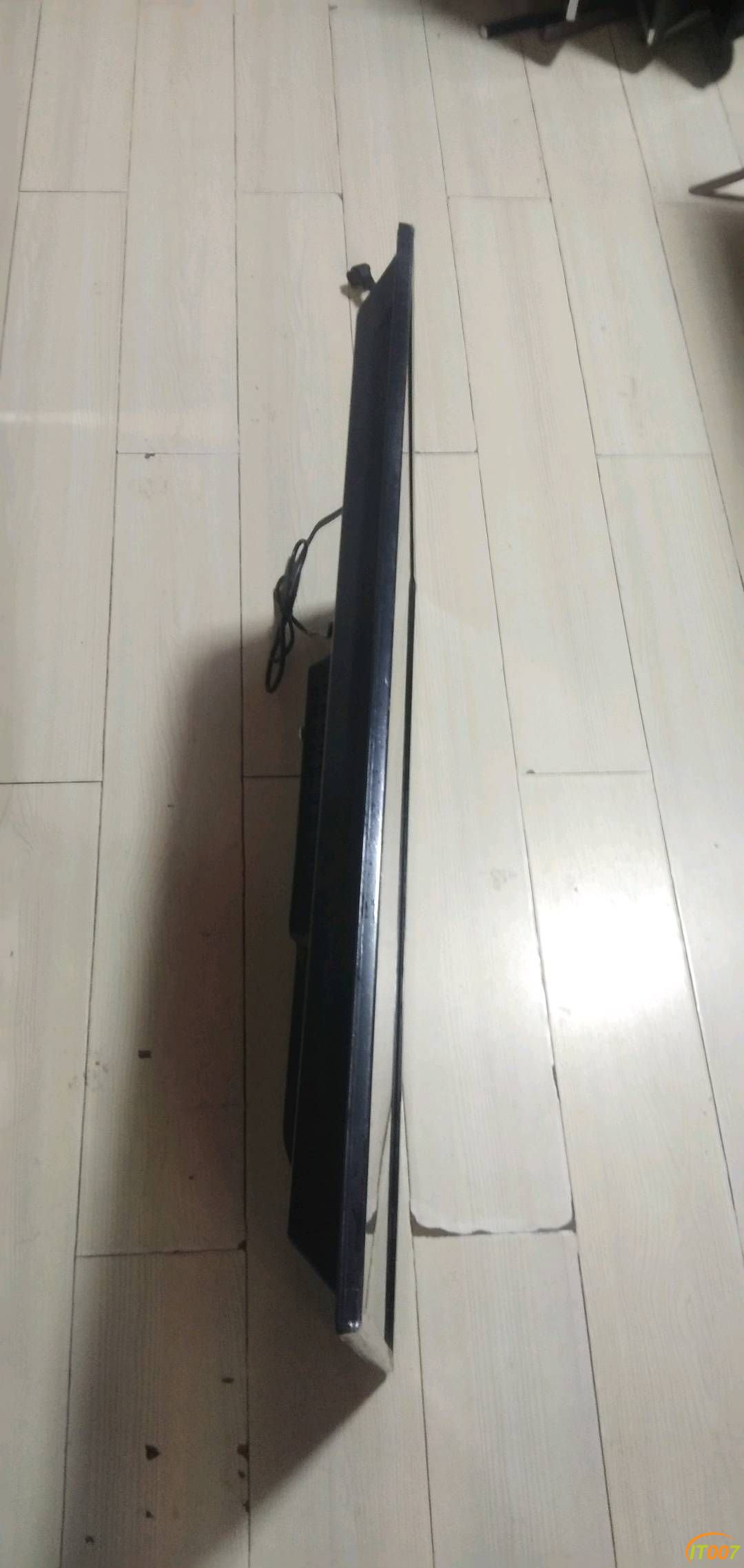 164510mqsgizomtqr98x8j.jpg