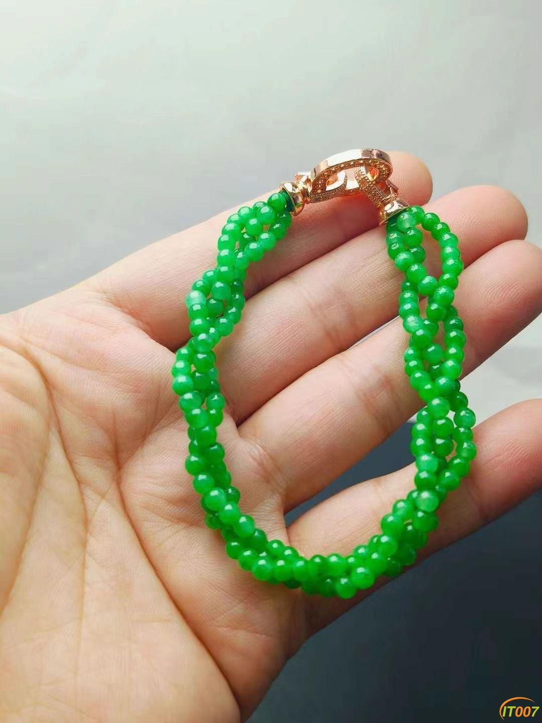 174706k9jw7idr9j7k3r0u.jpg