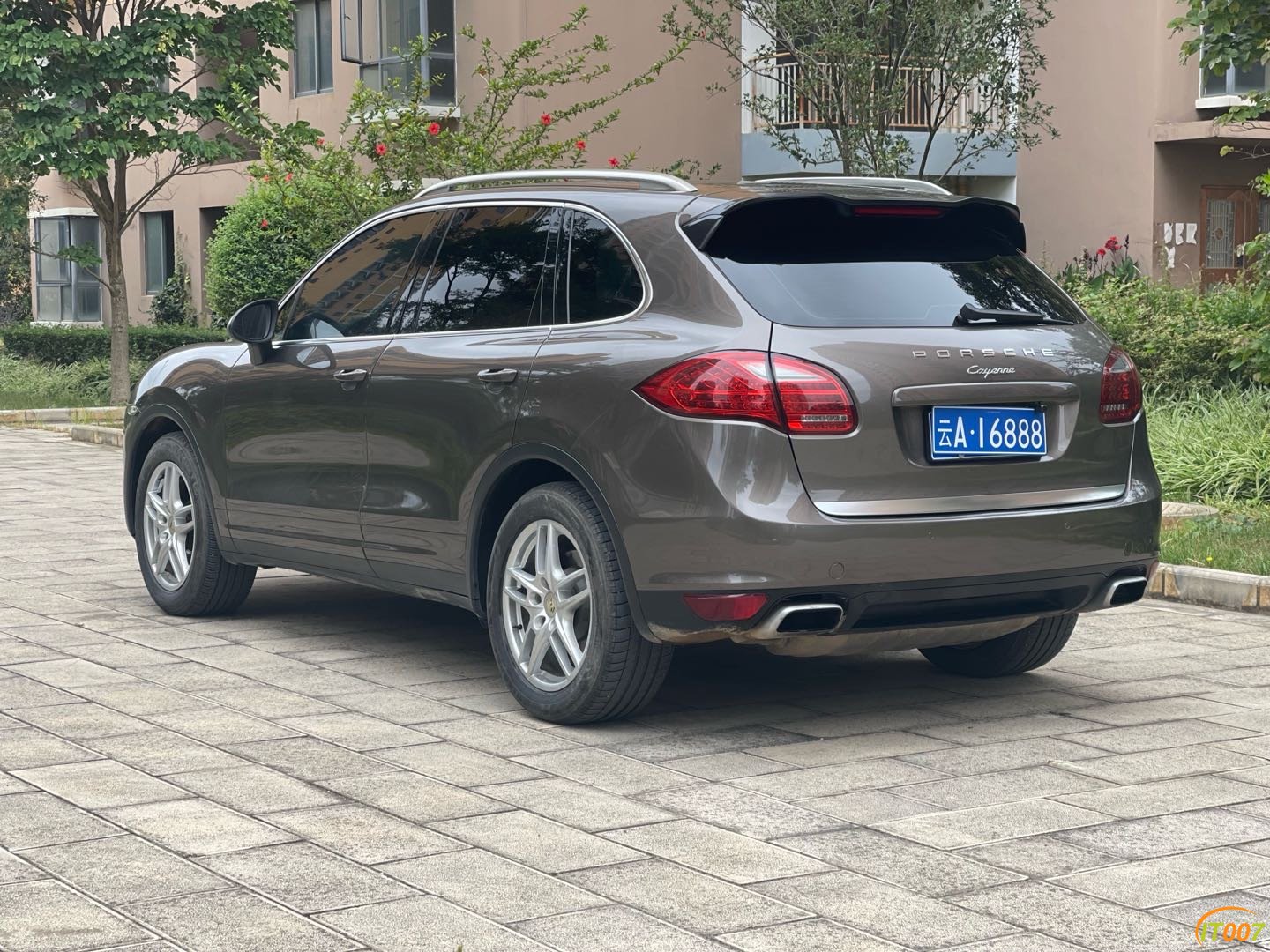 201207akoztqd3q570o53q.JPG