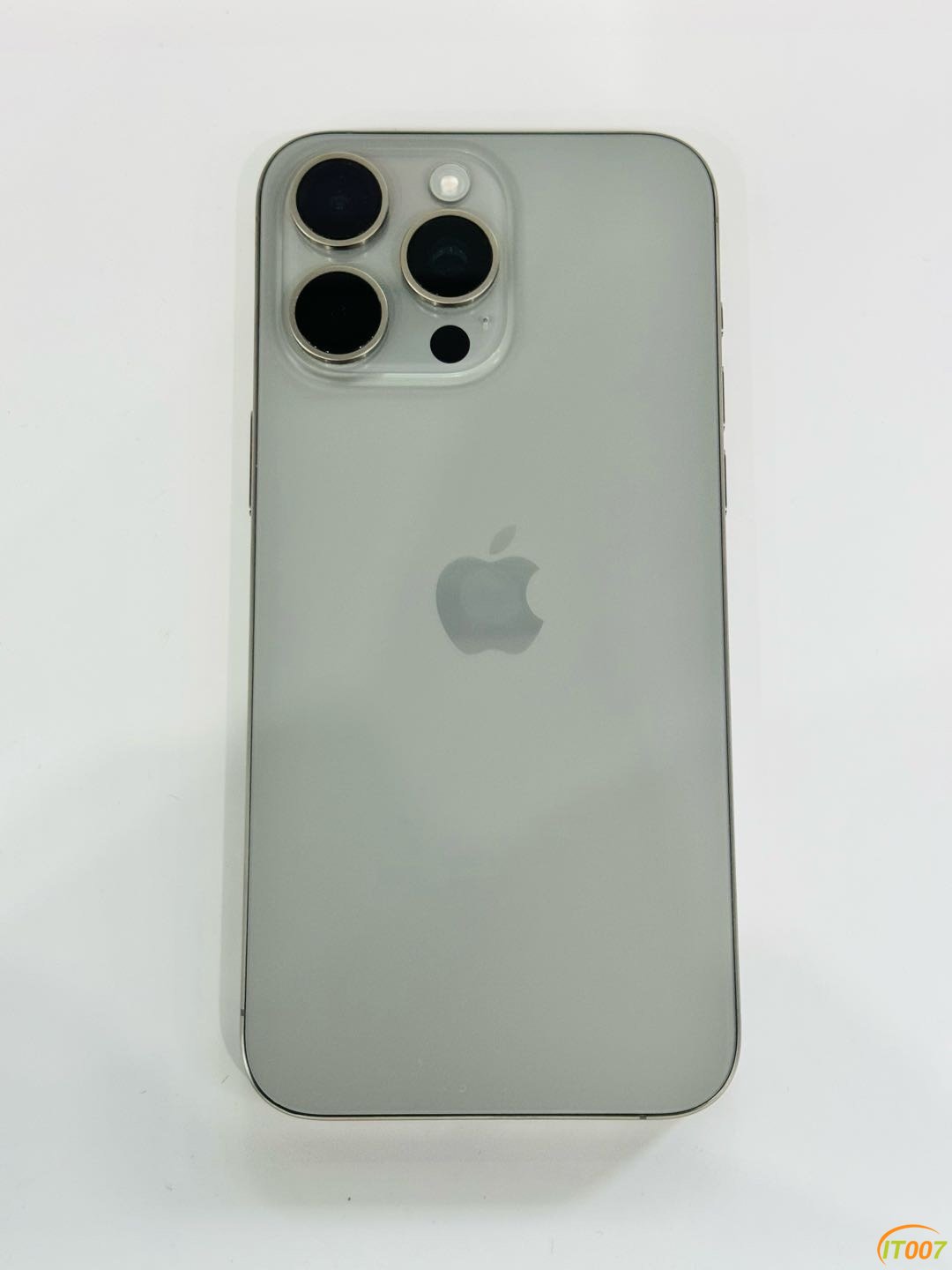 173359y55s5qtx8xmoozzq.jpg