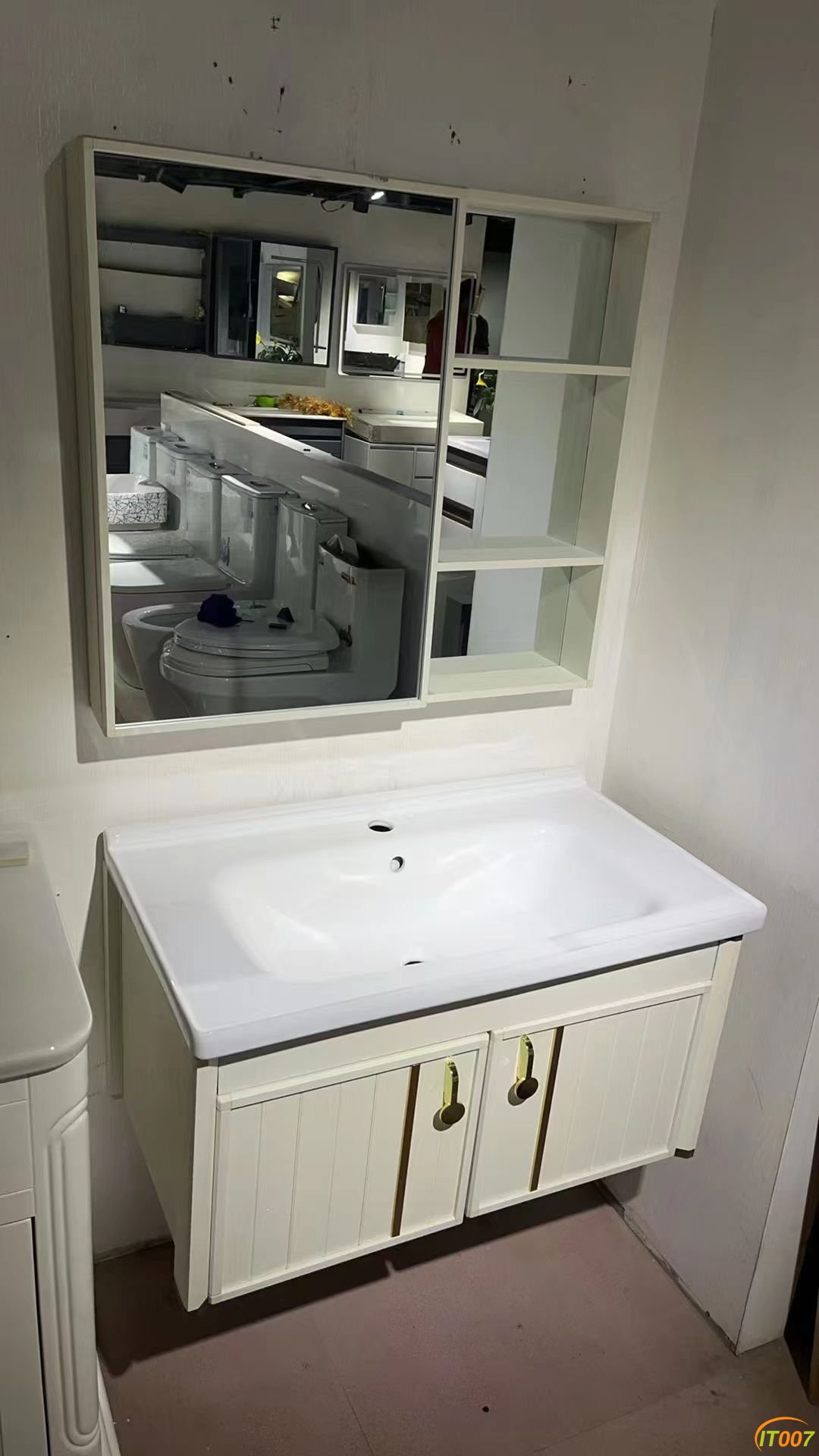142055fxm8k1w116twkiiv.jpg