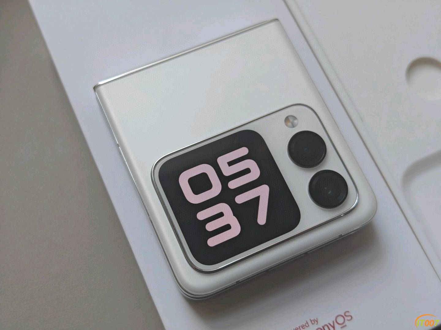 165853sr2hkwszrwkpeerr.jpg