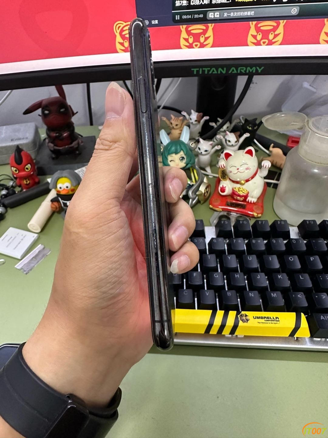 185523s7i6phxpx0hiu06p.jpg
