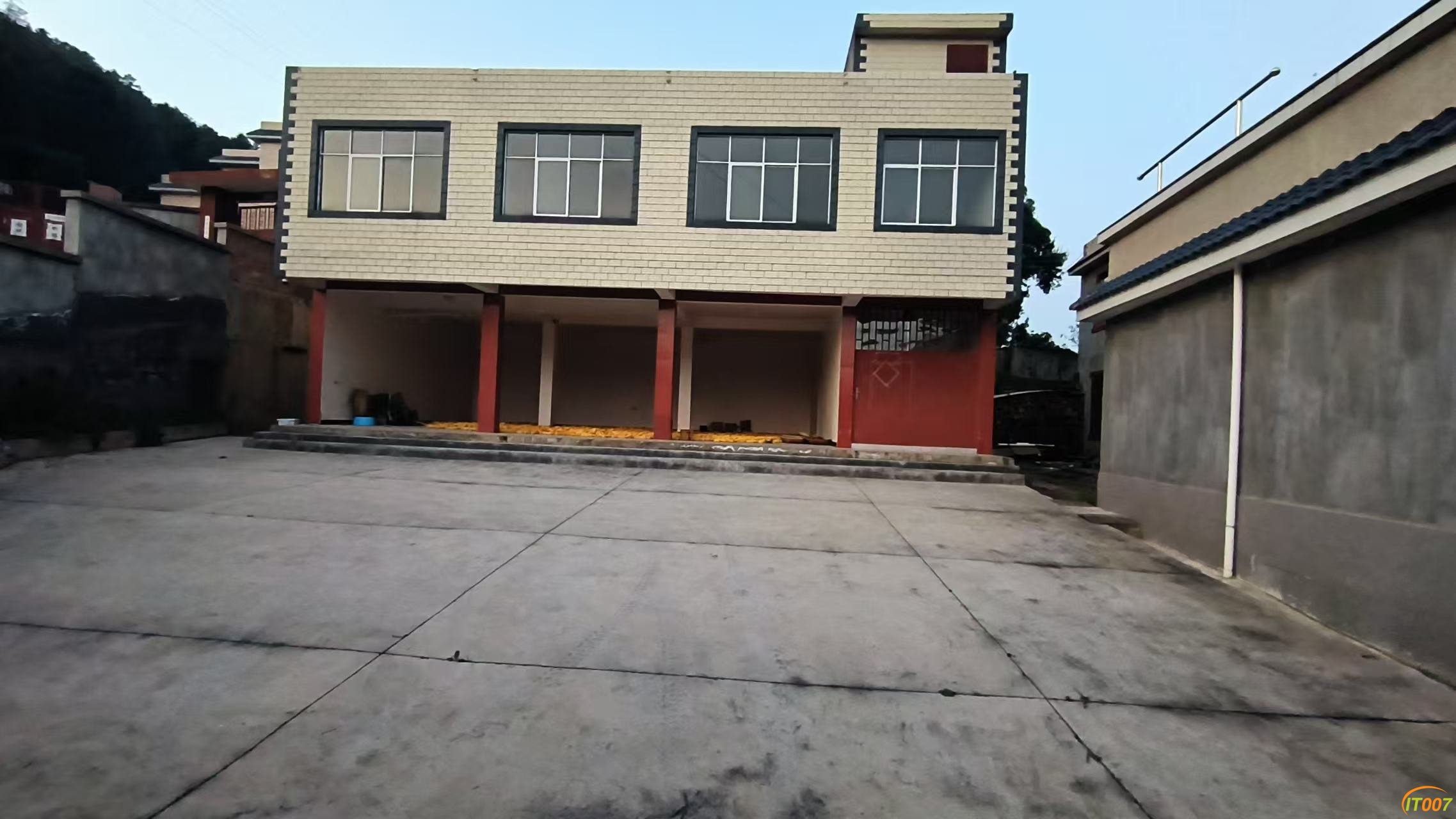 89f3ccf7ffaa7c67c8a7c790f8552ae.jpg