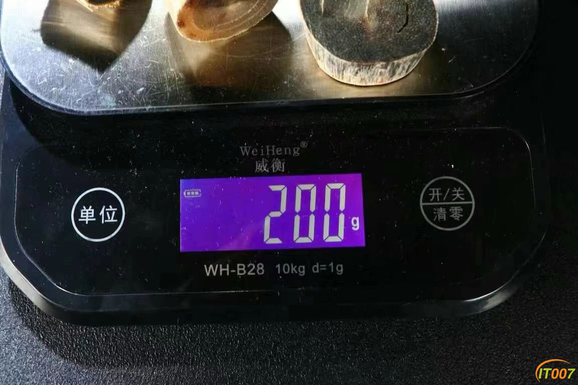 224401tu9nuuwn4zwrons4.jpg