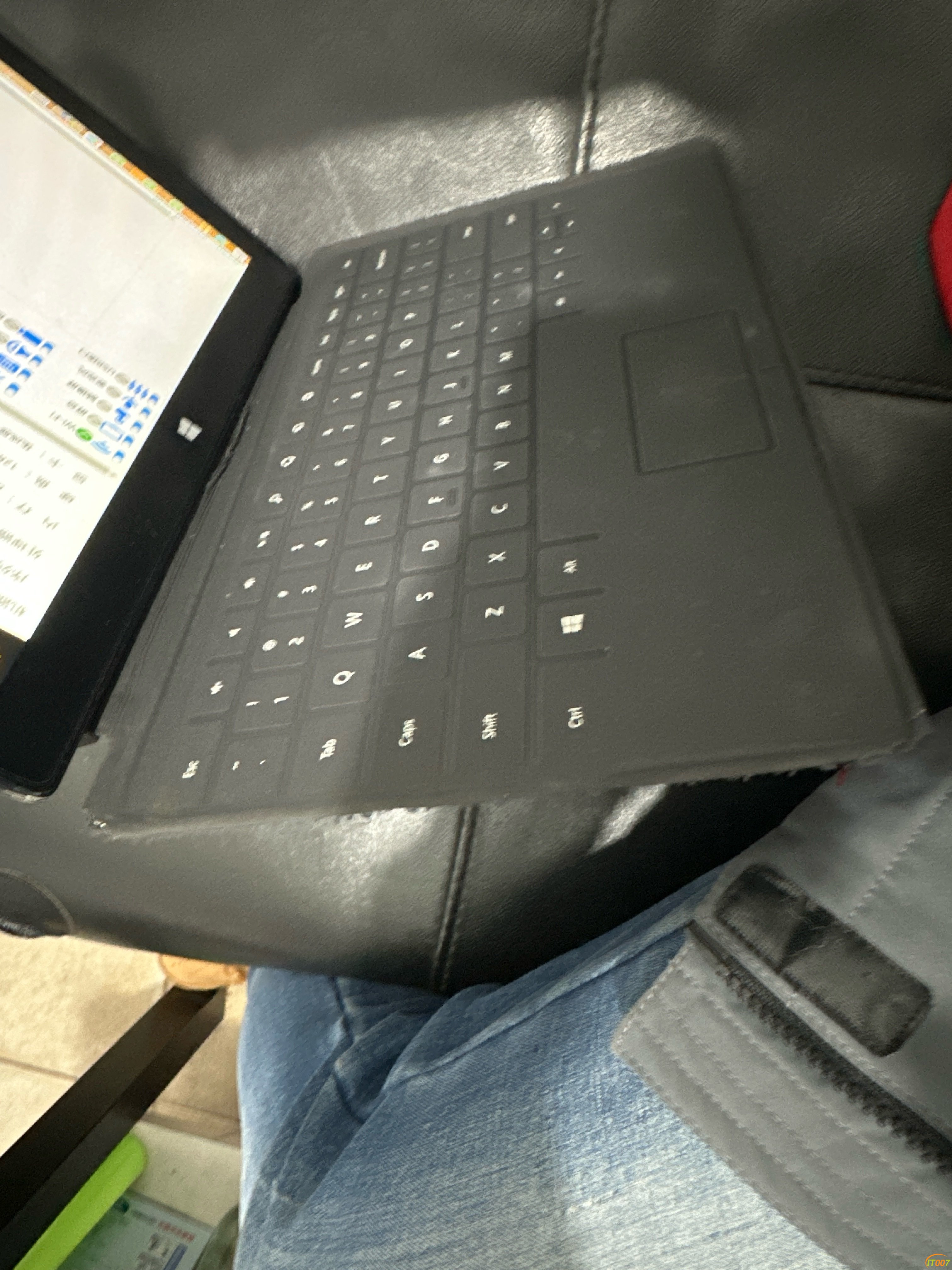 130001z5q5009vm529s4sx.jpg