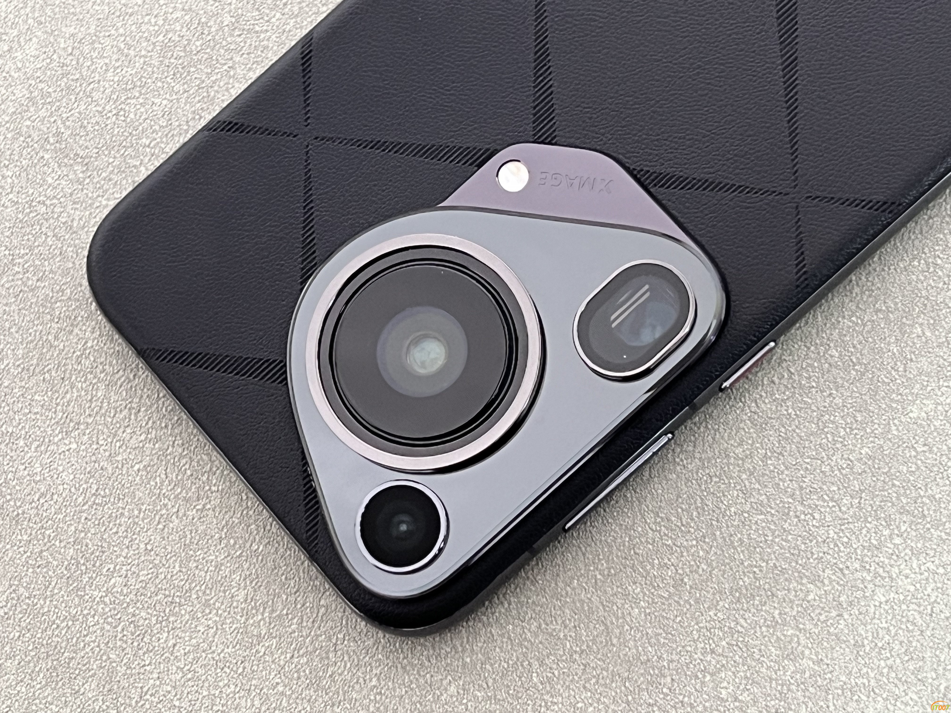 181831lg6g8hy1hcb1vz66.jpg