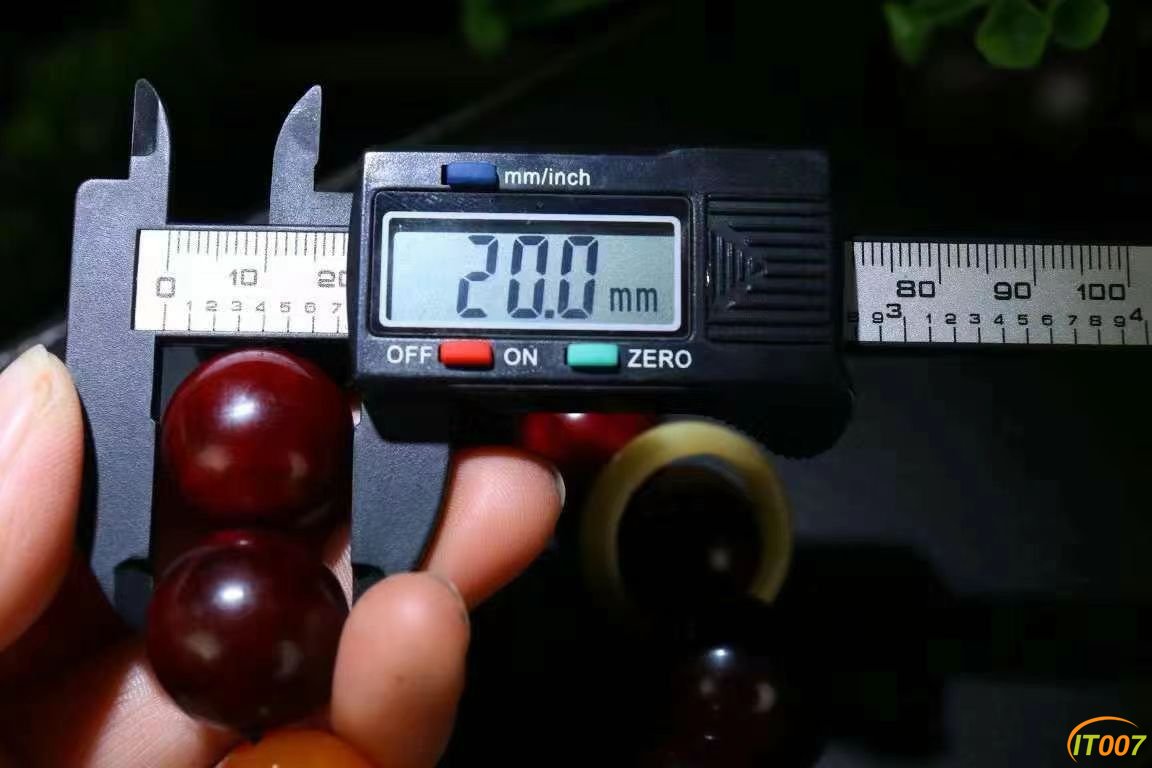 222746lvmu8v20rzw8uur8.jpg