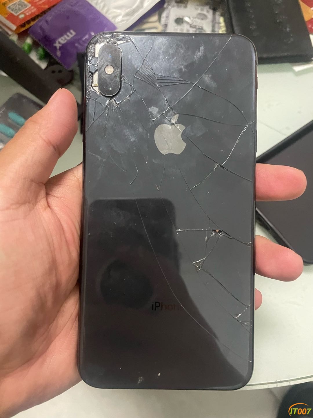 232800y18zw6y86xazdegw.jpg