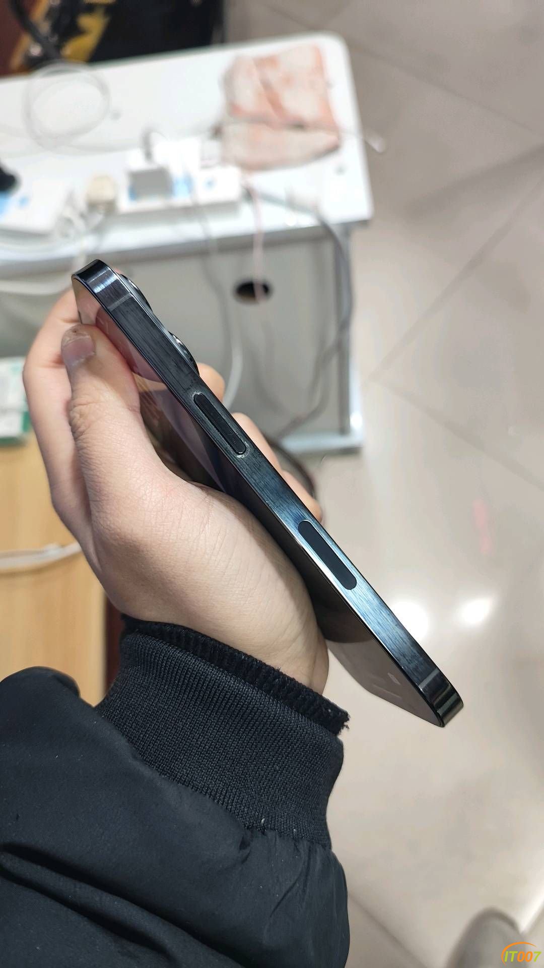 211117khohdo3cm8zgoldh.jpg