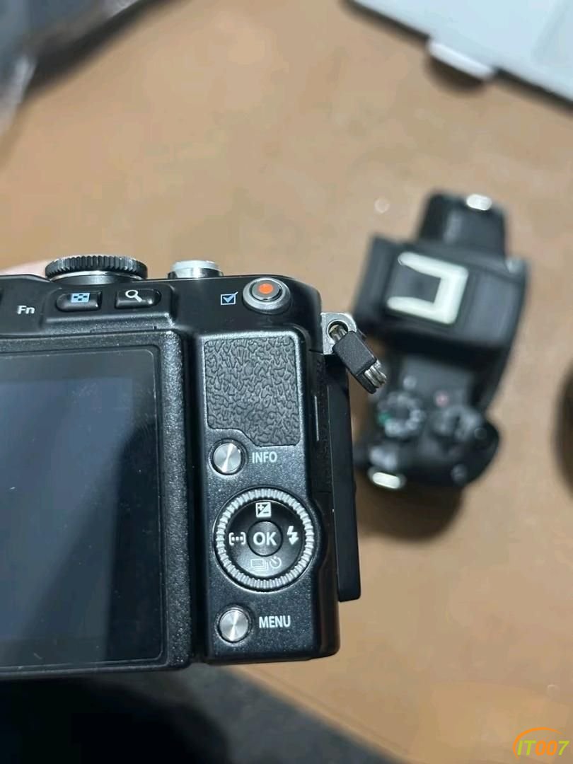 005810menlctzont9aq8qc.jpg