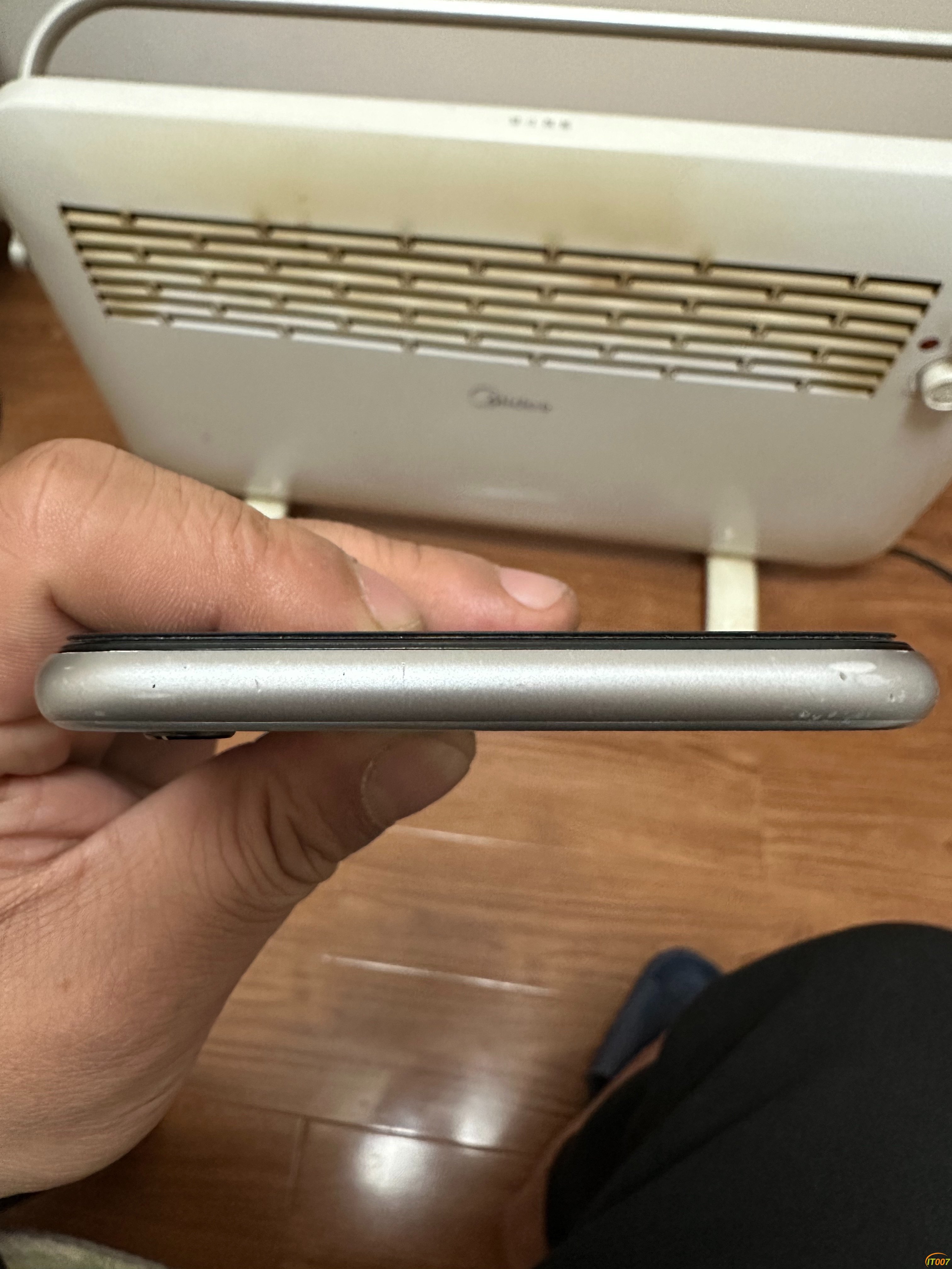210317my832w8993ge2vge.jpg