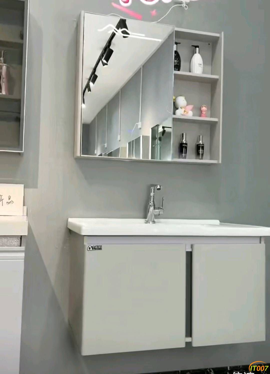 123250yohd7i4dogv44tav.jpg