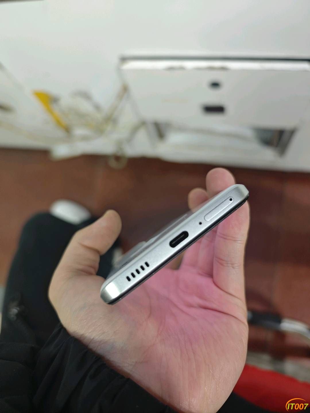 212537ir5rhh1wrh3eugx5.jpg
