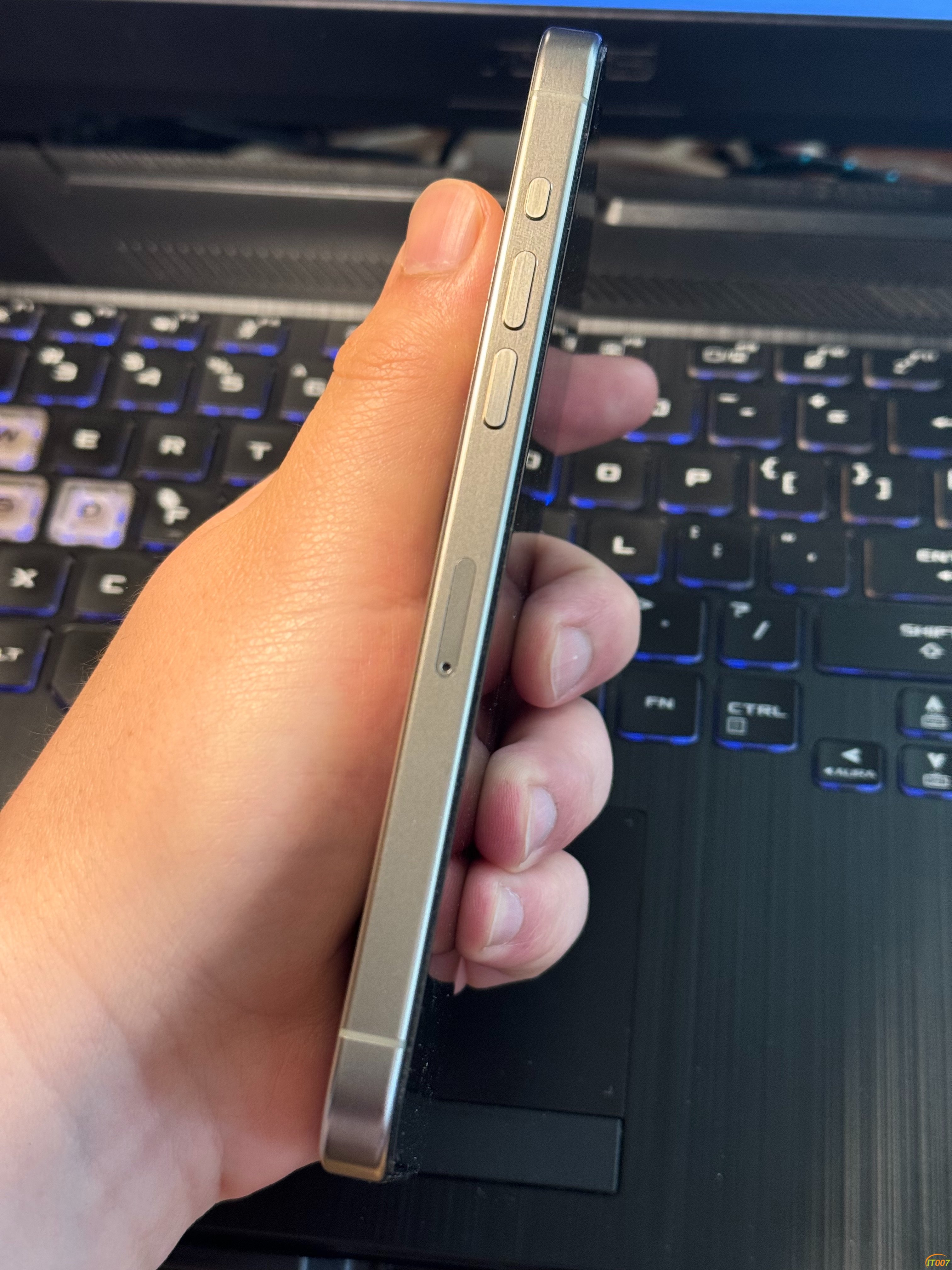 130627x39x8x3dhsvhaqqw.jpg