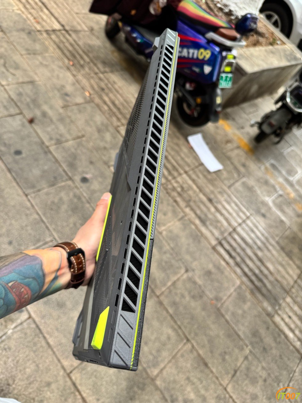 130851uv77k9oxt5oxkvw7.jpg