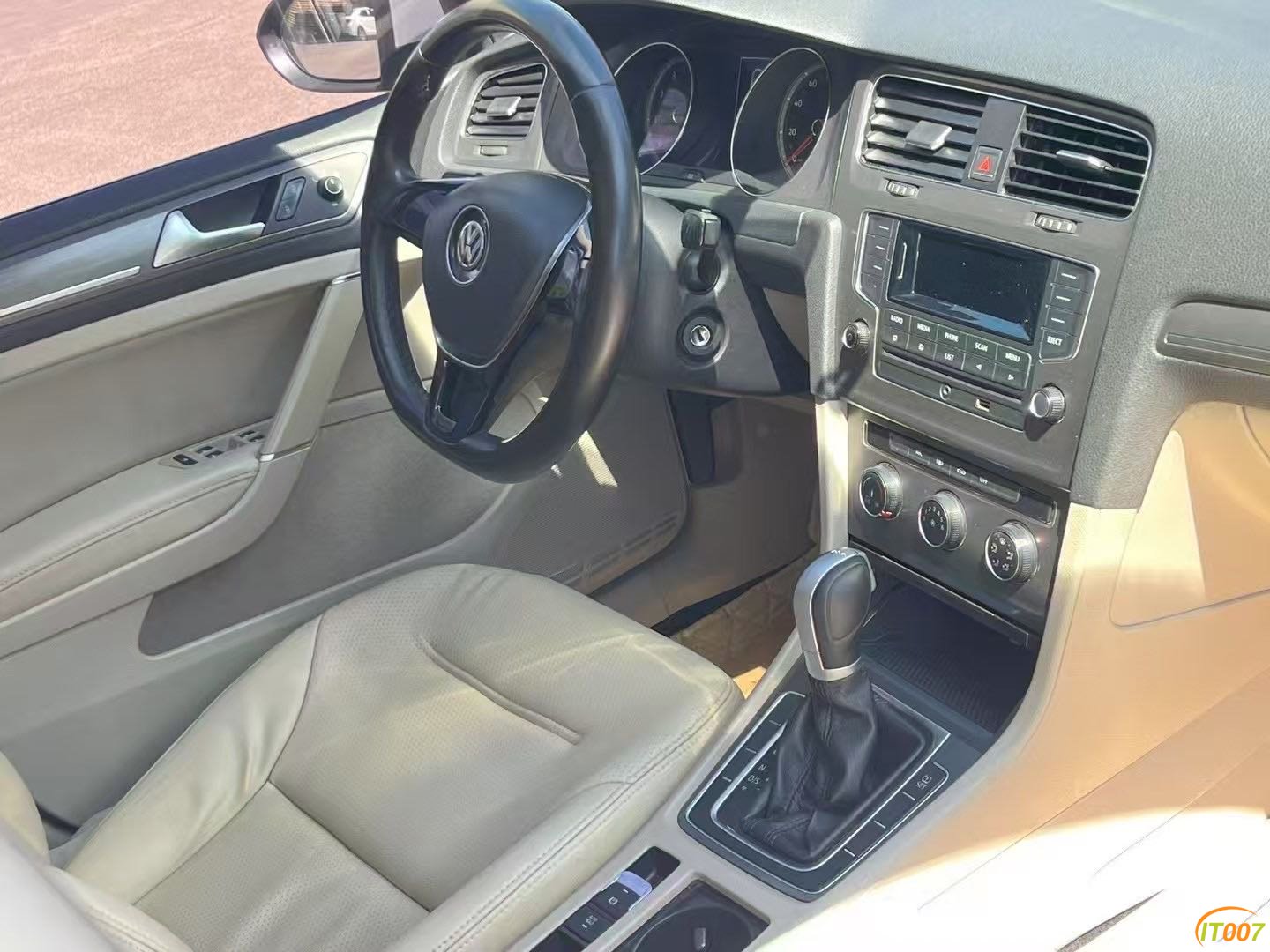 123920qx8jq9e8em1e05xj.JPG