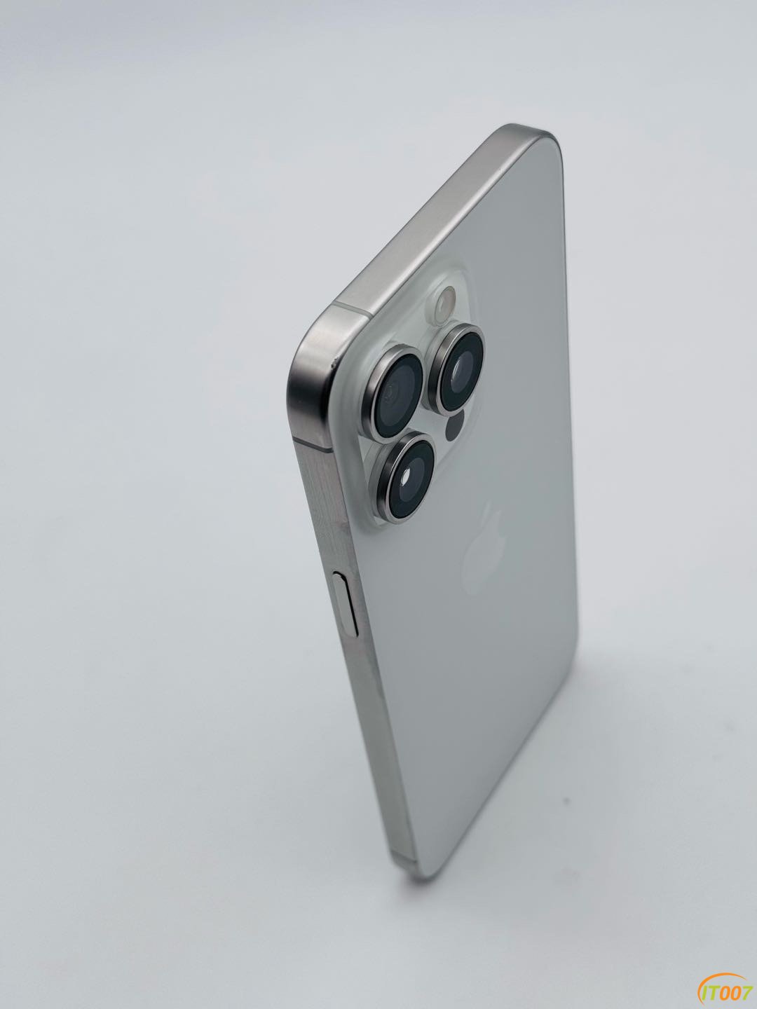 143803p37c6muo166cxud9.jpg