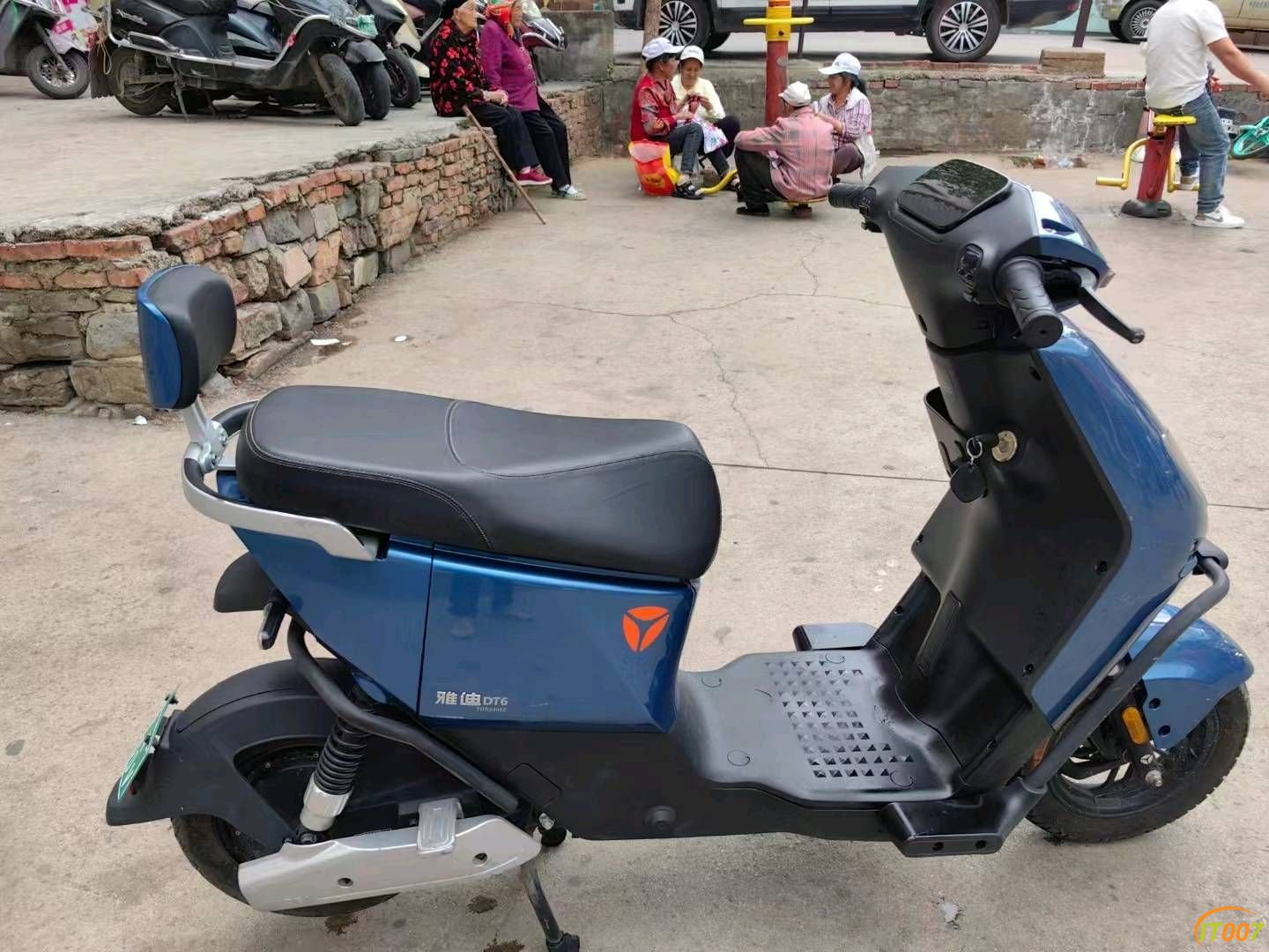 122005uf33uc8dhmcrm1cf.jpg
