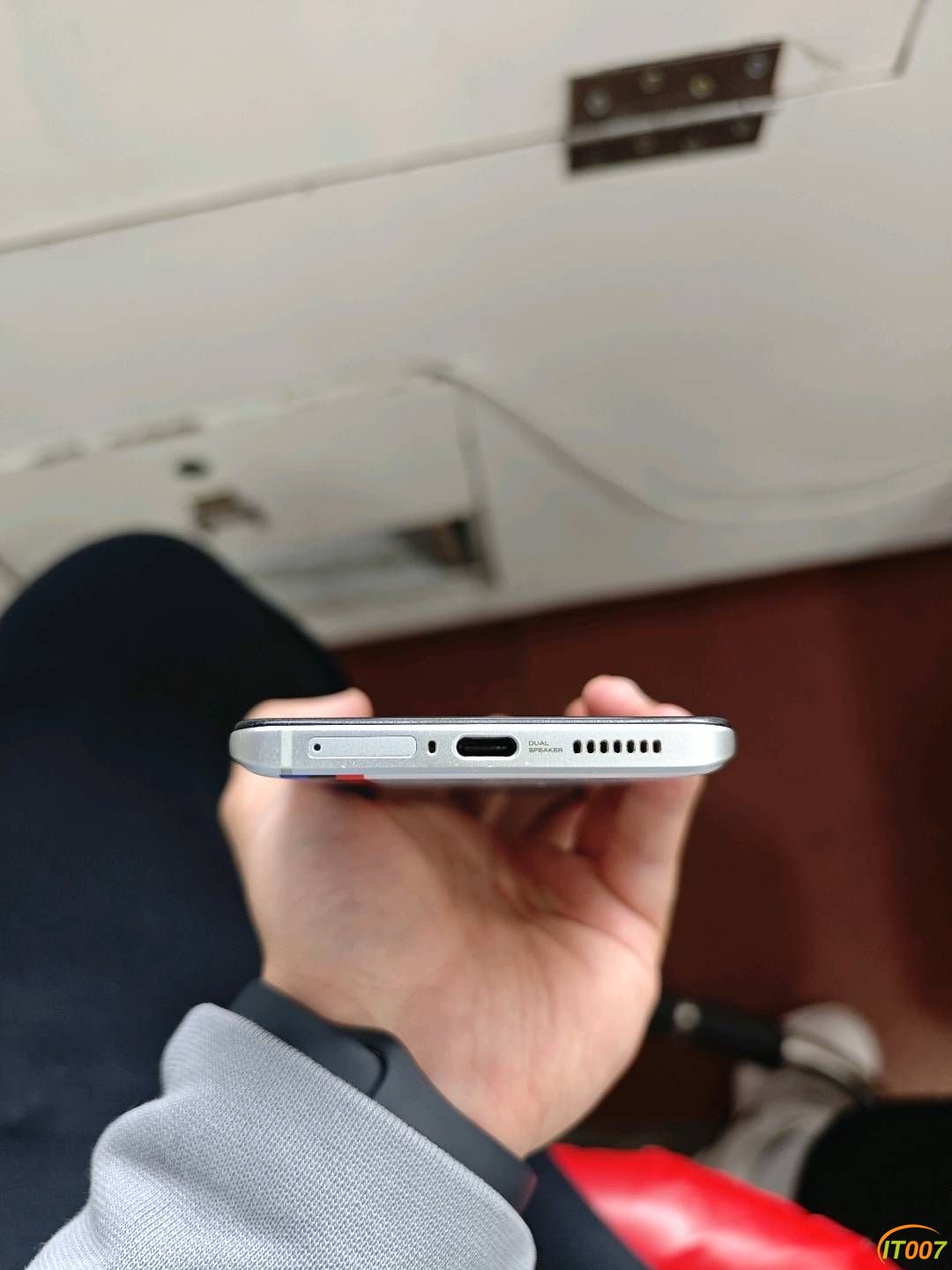 180332e8mzq8zkfx8lo1tc.jpg