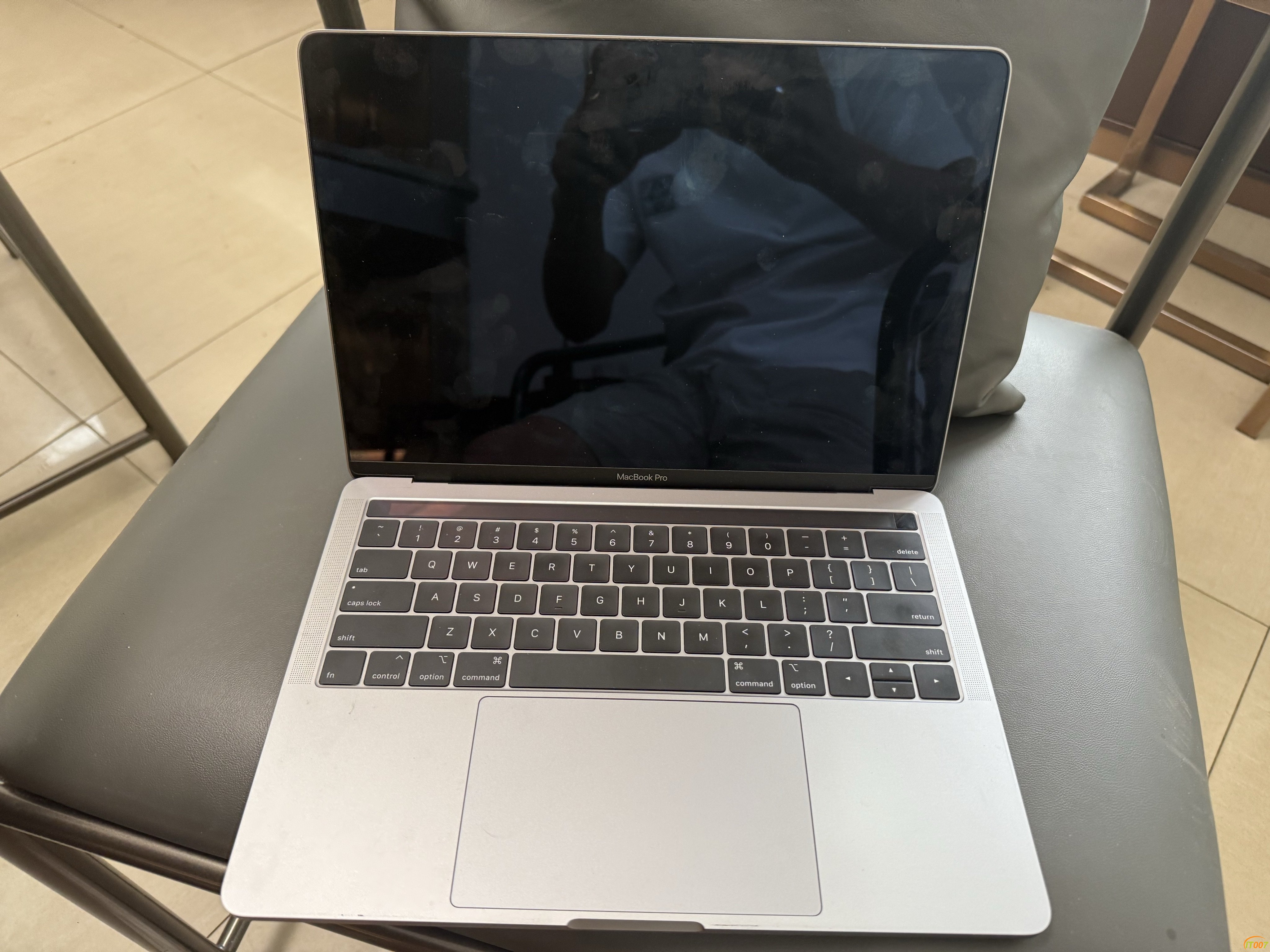 174102e1h9k0qlzzv5hx91.jpg