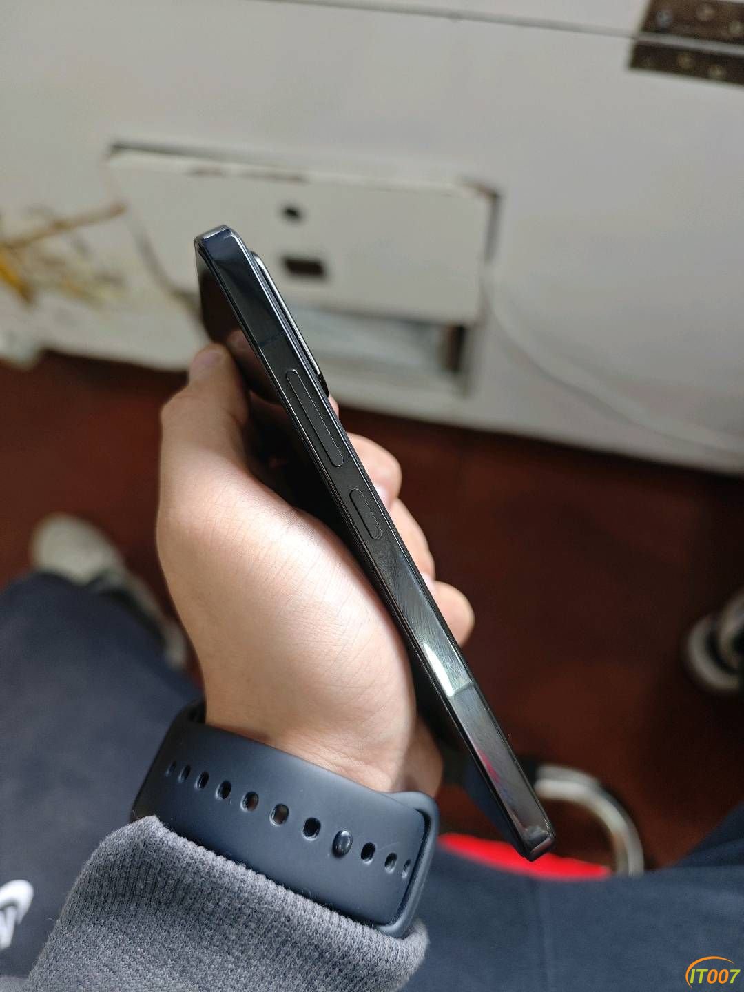 155449cm6i0mymvgo8ik7e.jpg