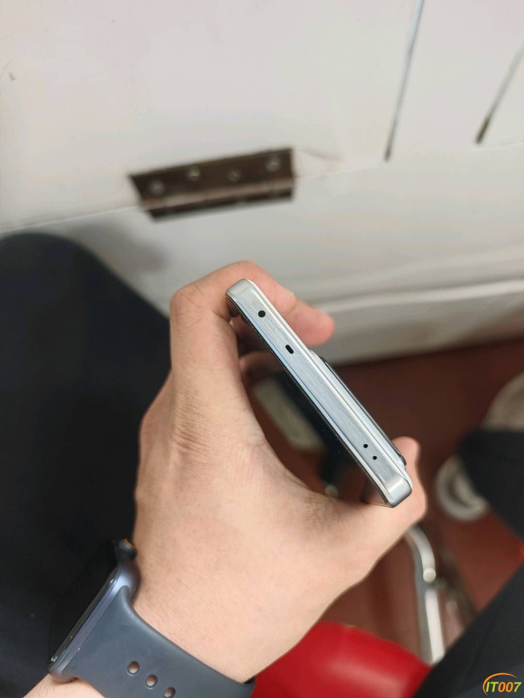 152437x0vm5mplciddv8b5.jpg