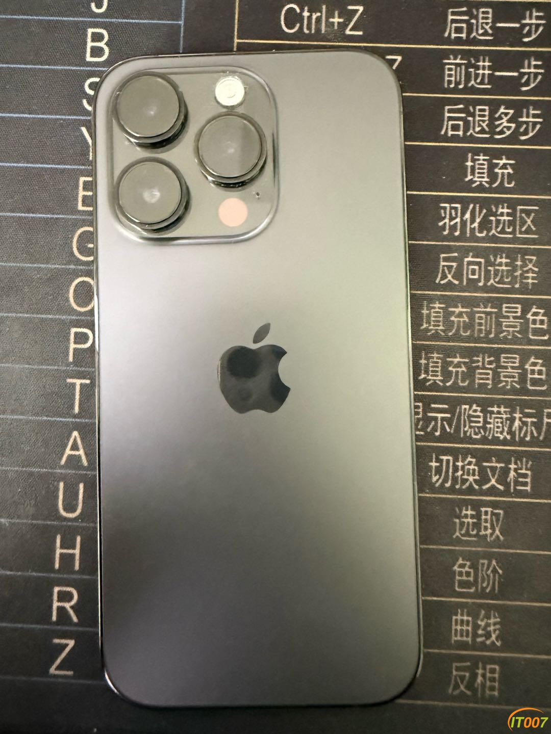 150444aq77mv82686e7it7.jpg