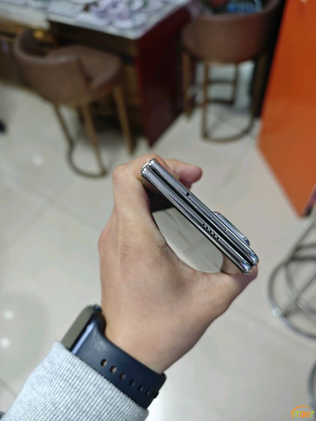 205259u9s9siu1s939qpsh.jpg