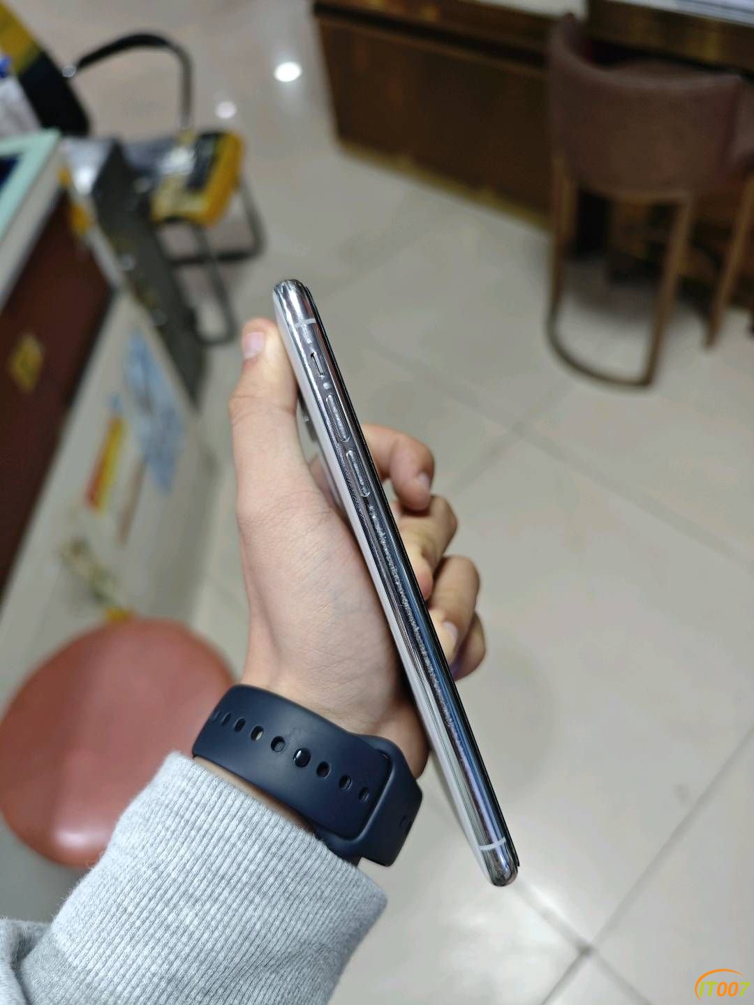 205756qcljiidmodo0rdcg.jpg