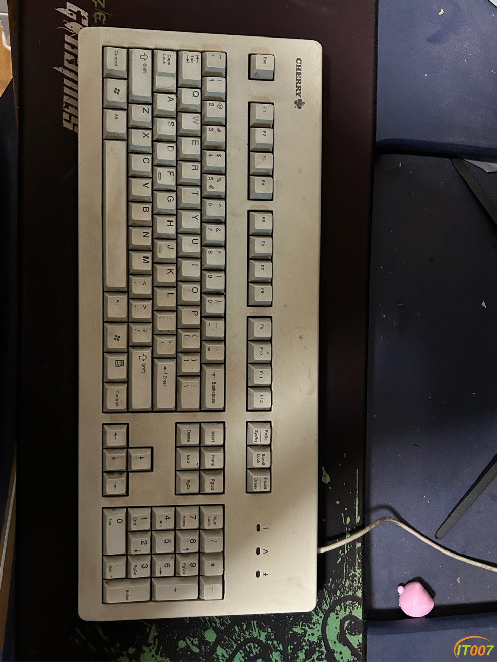 110552x66k1z6huvshr11k.jpg