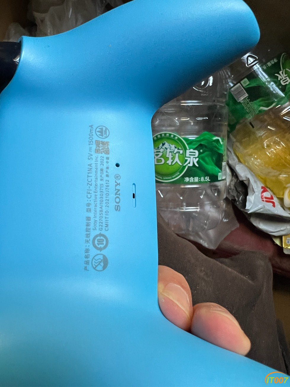 183840zzuotpc9rzrj9944.jpg