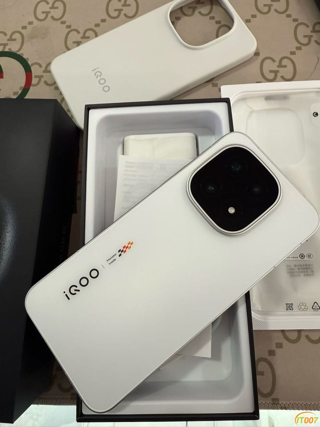 180946xj7gnn23p84m433j.JPG