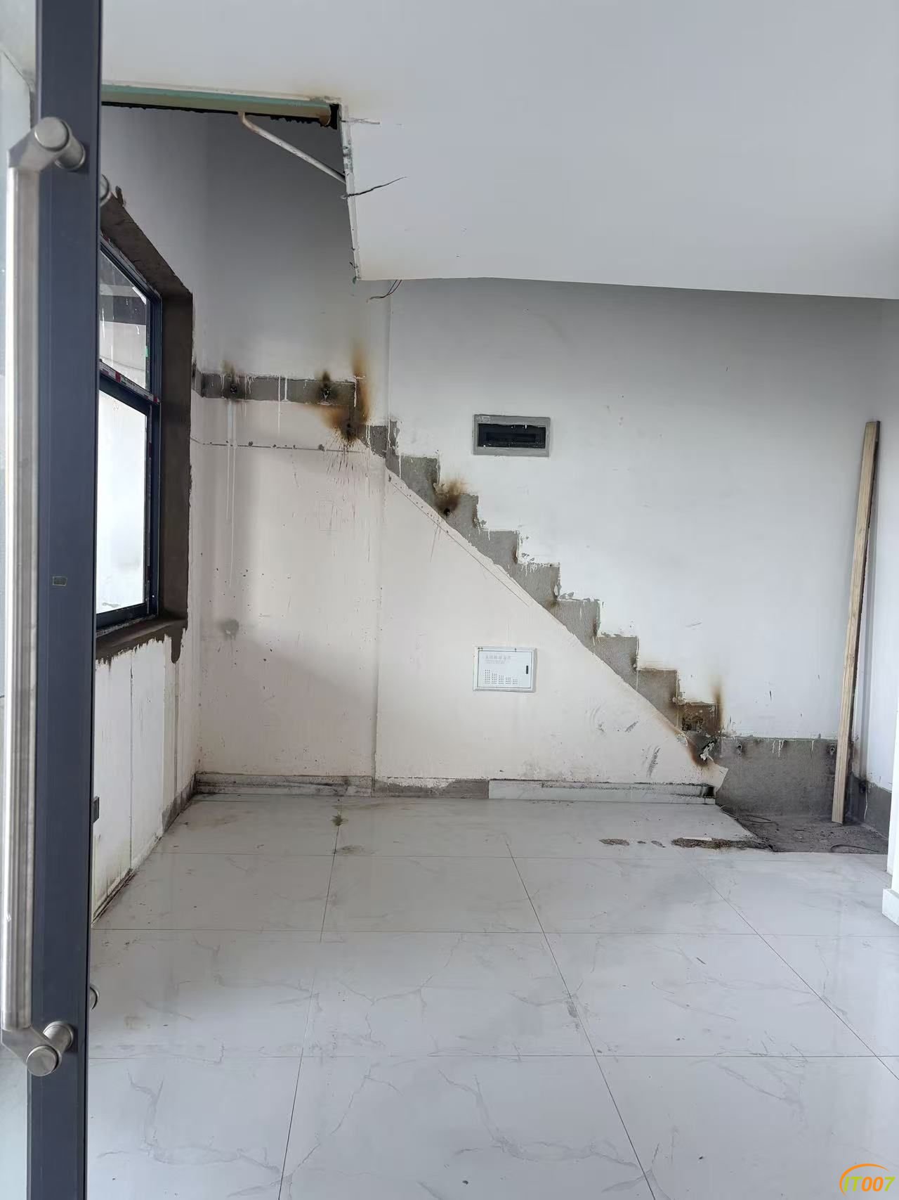 101805ofwoo4oaiqfffq0f.jpg