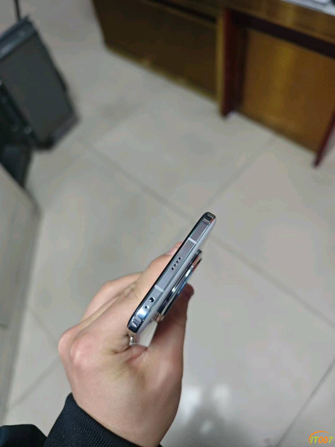 222450eozo2zcrwrsykock.jpg