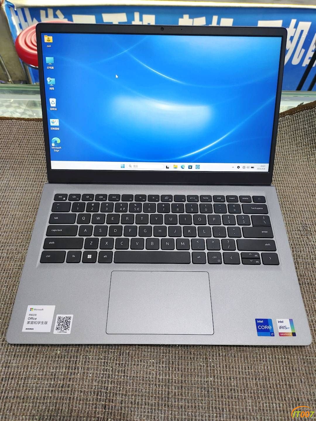 151710gl85i6bbtsdw3bo6.jpg