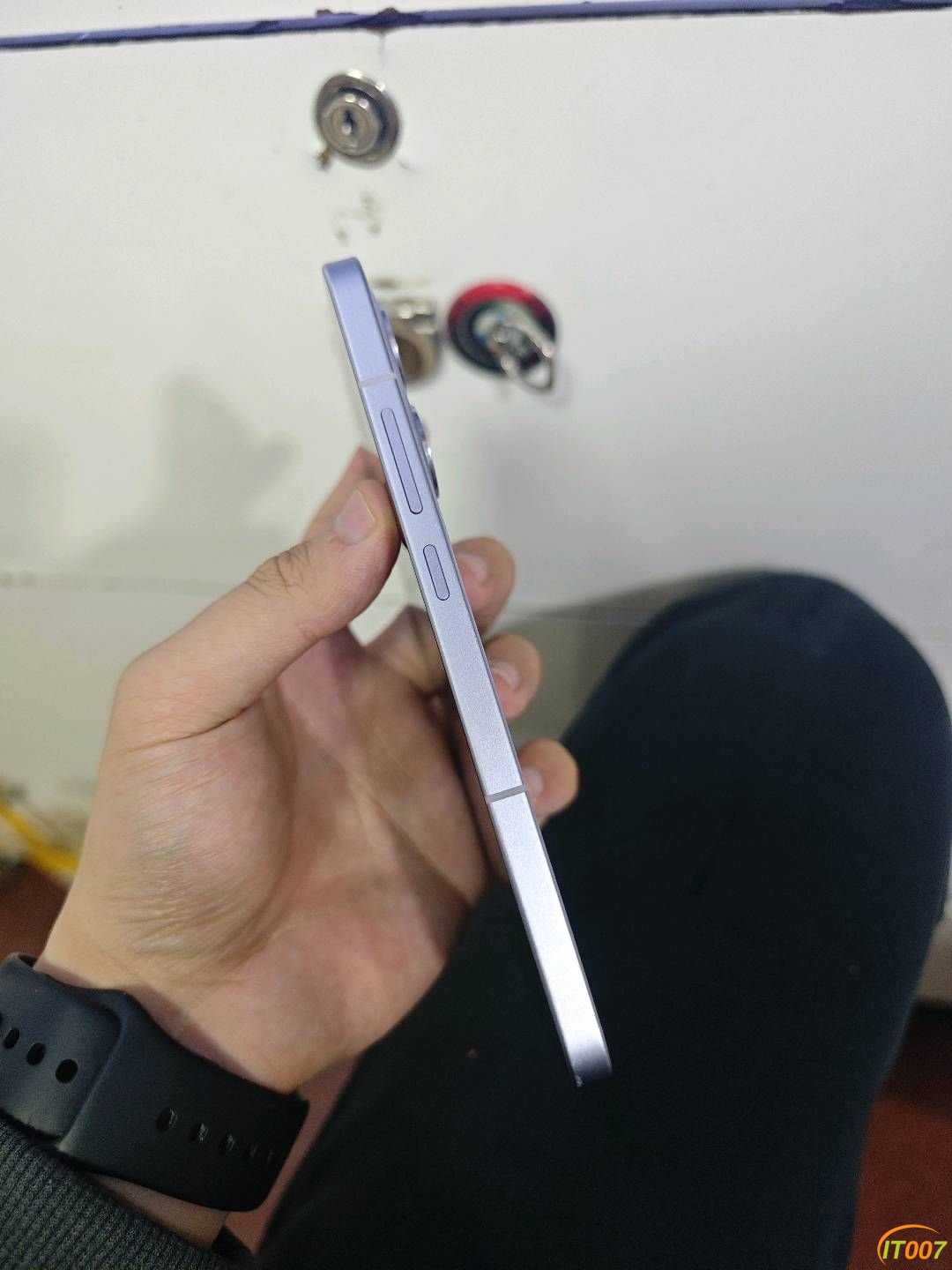 201826aoo111viwlblgnwm.jpg