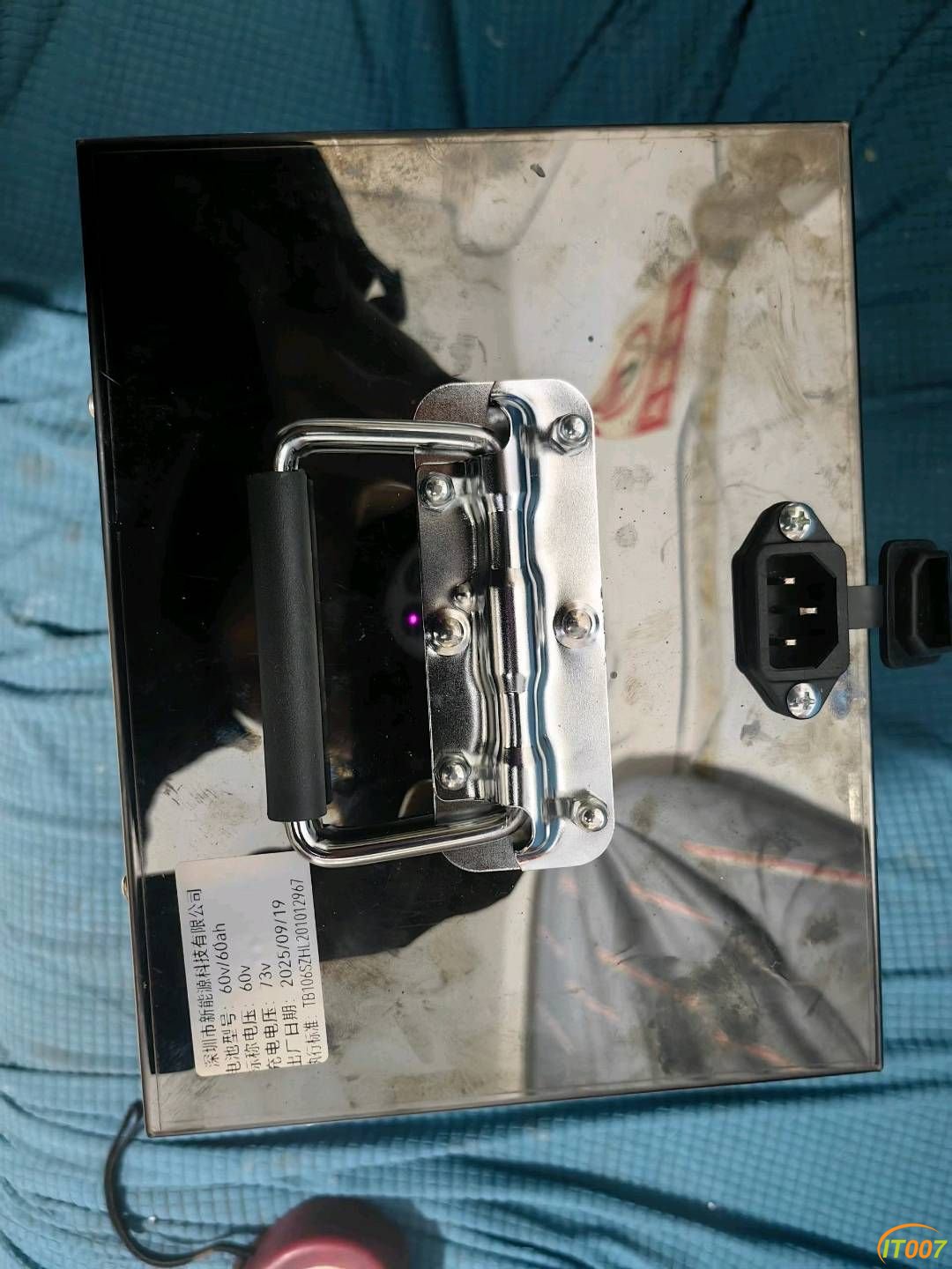 201930n8tpf555si775bs5.jpg